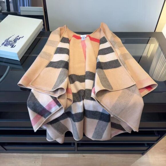 Burberry Camel and Black Check Cape - Picture 1 of 8